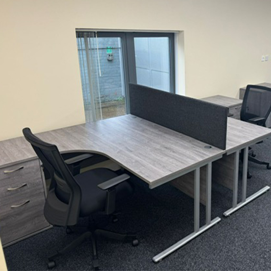 Screens for Straight Desks