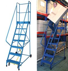 Sturdy Warehouse Steps - 4 Tread - Steel Mesh