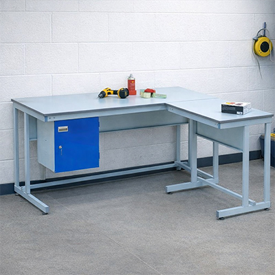 Durable Cantilever workbench